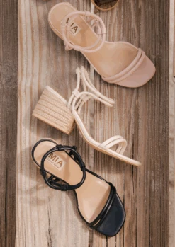 IONE - BLUSH 11 IONE - BLUSH -Mia Ione