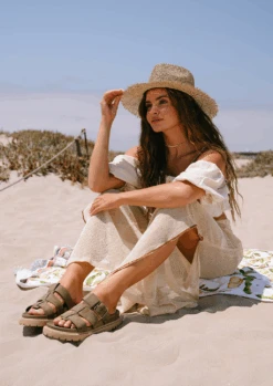 GENI - KHAKI -Mia geni